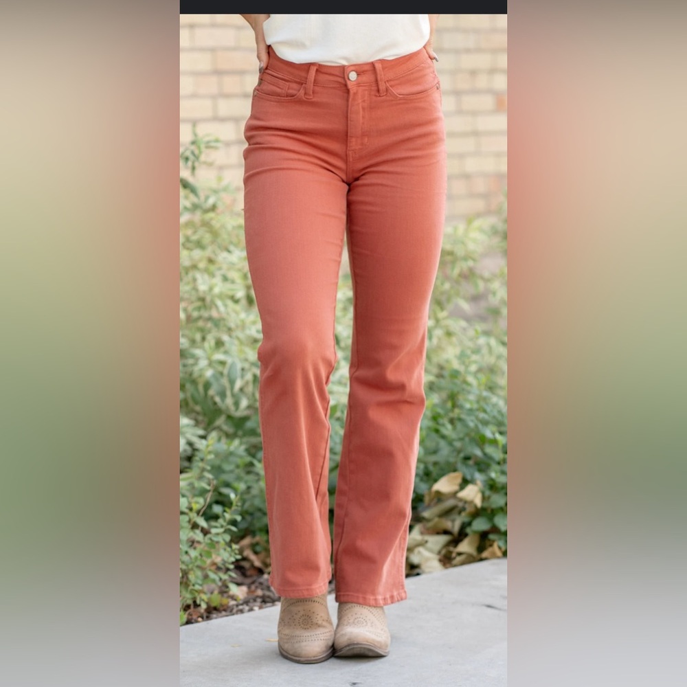 Judy Blue Bootcut Jeans in Terracotta